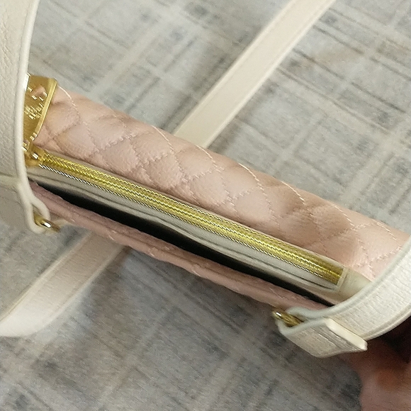 Betsy Johnson Crossbody Wallet + - Picture 2 of 8